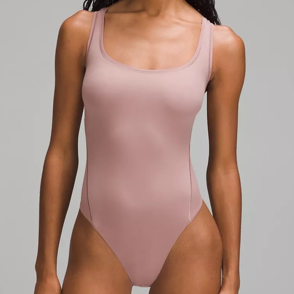 Nulu square neck sleeveless bodysuit in twilight rose, size medium. - Picture 2 of 7